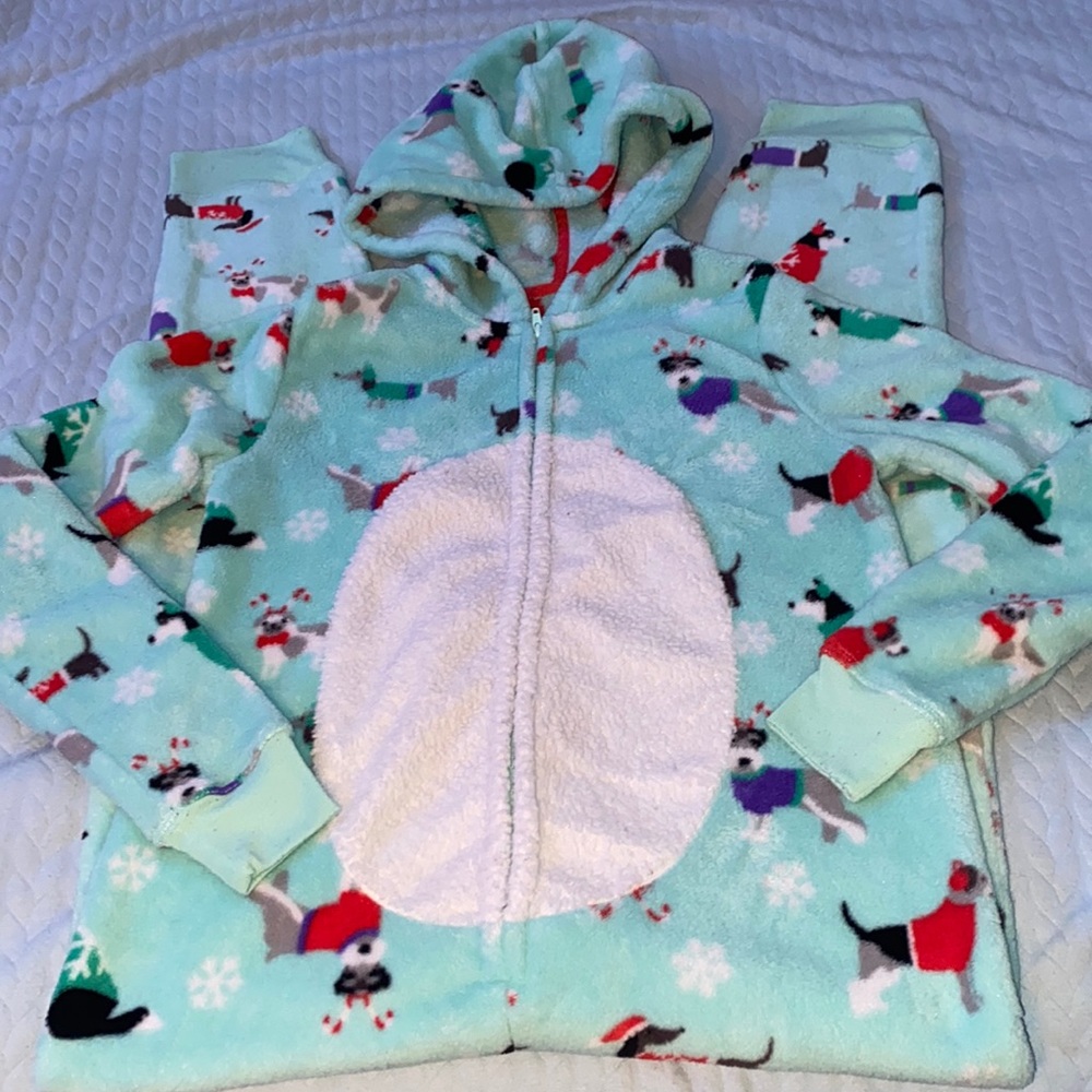 SO brand size M blue onesie with winter dogs
